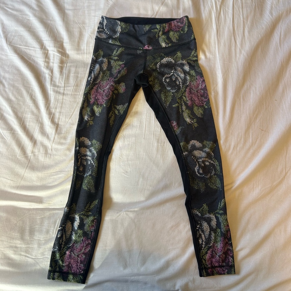 Lululemon leggings size 4